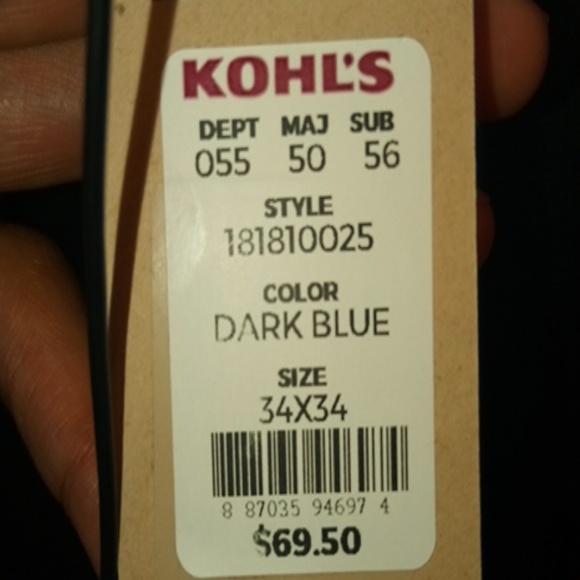 🚨 NWT 🚨 Dark denim blue Levi's jeans - Picture 2 of 4